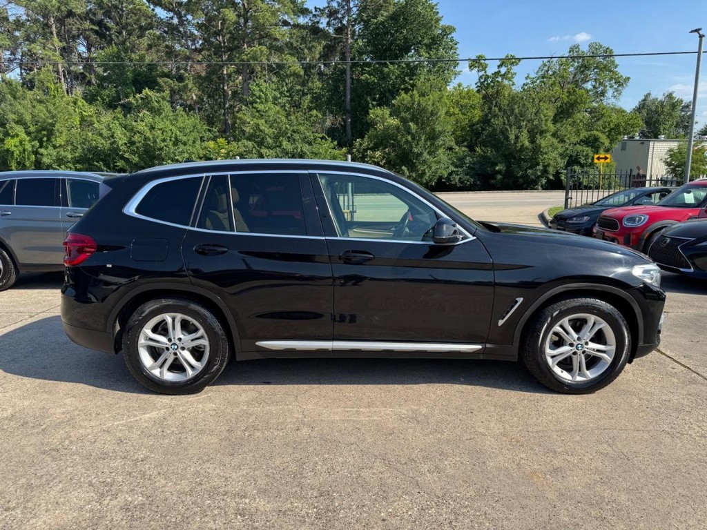 BMW X3 Vehicle Full-screen Gallery Image 05