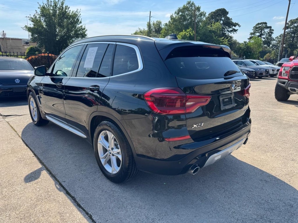 BMW X3 Vehicle Full-screen Gallery Image 08
