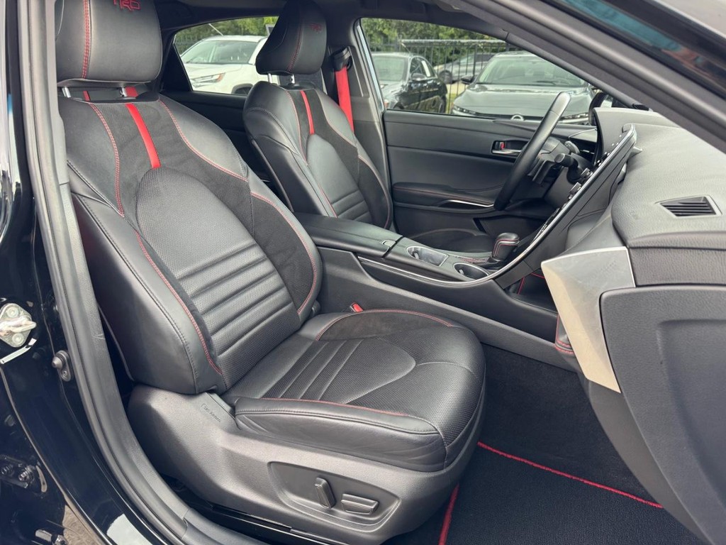 Toyota Avalon Vehicle Full-screen Gallery Image 14