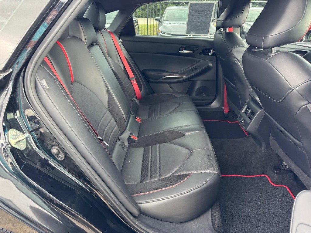Toyota Avalon Vehicle Full-screen Gallery Image 16