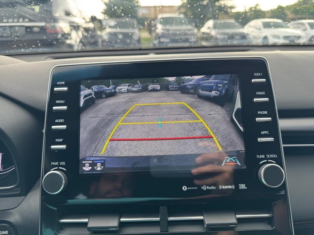 Toyota Avalon Vehicle Full-screen Gallery Image 25
