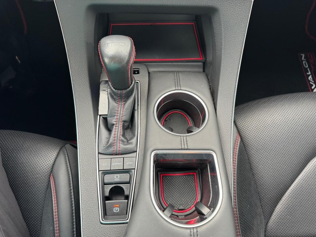 Toyota Avalon Vehicle Full-screen Gallery Image 27