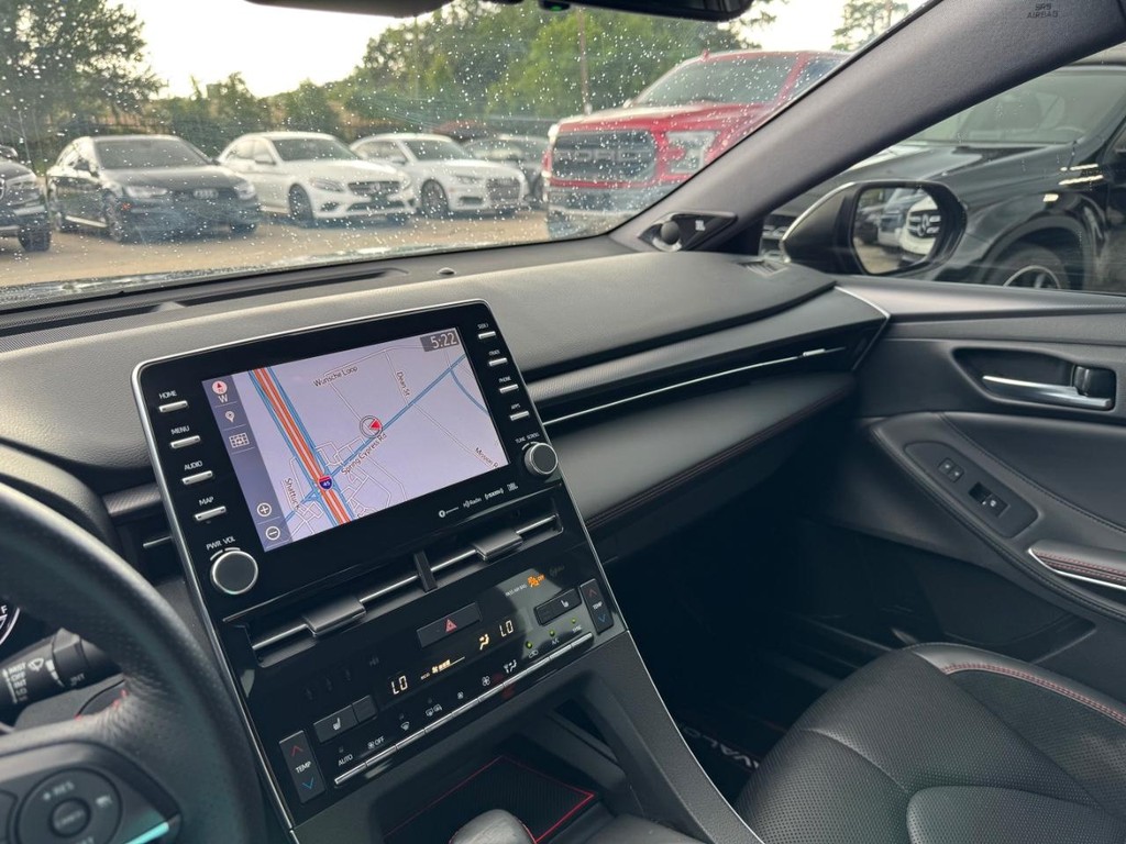 Toyota Avalon Vehicle Full-screen Gallery Image 28