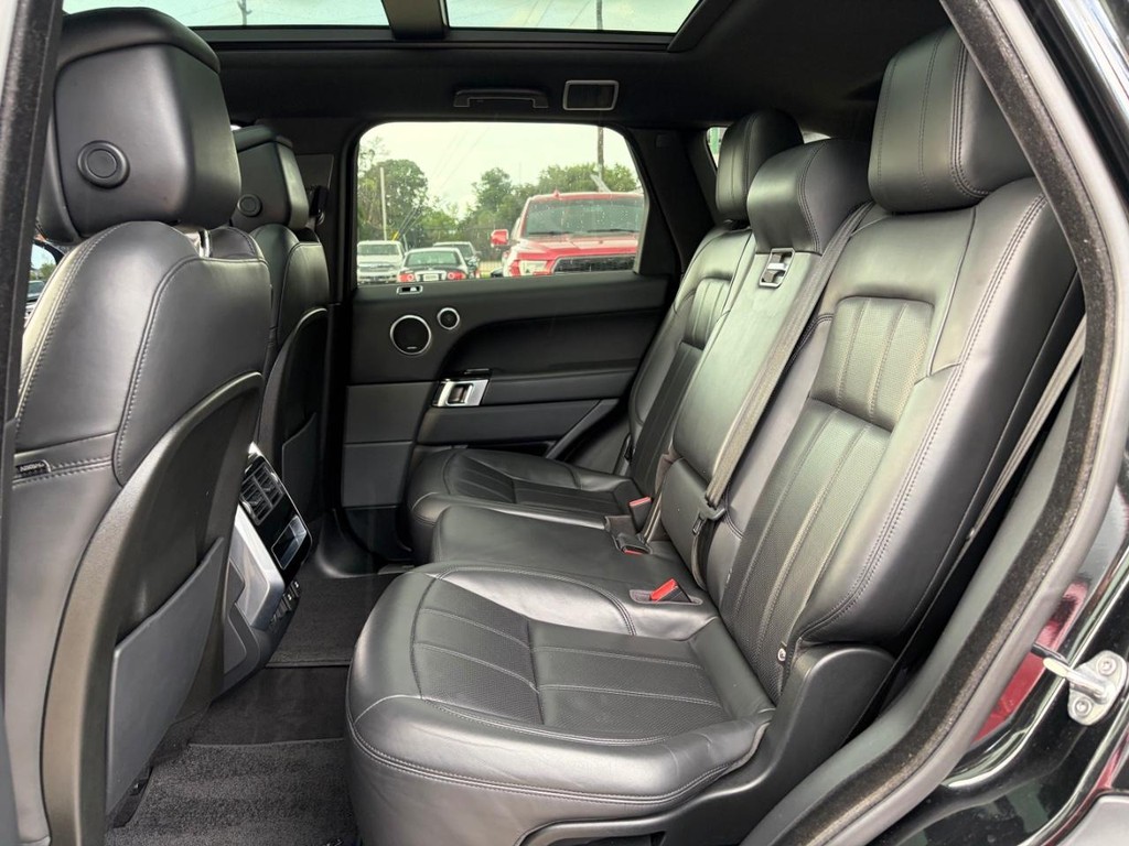 Land Rover Range Rover Sport Vehicle Full-screen Gallery Image 18