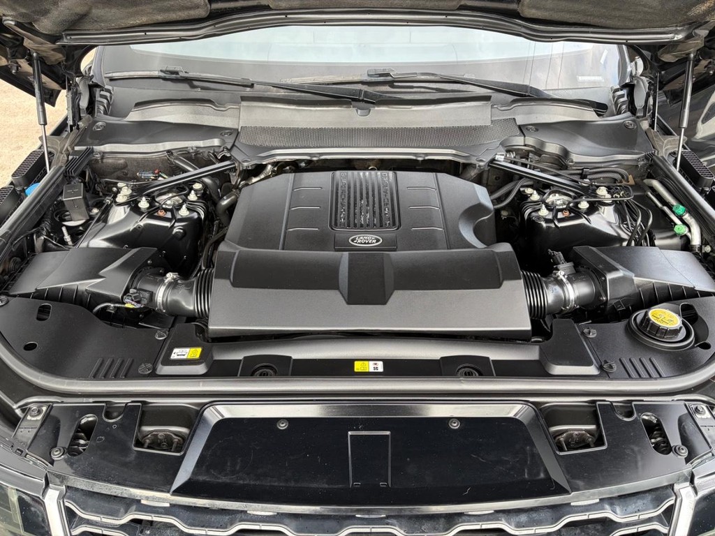 Land Rover Range Rover Sport Vehicle Full-screen Gallery Image 28