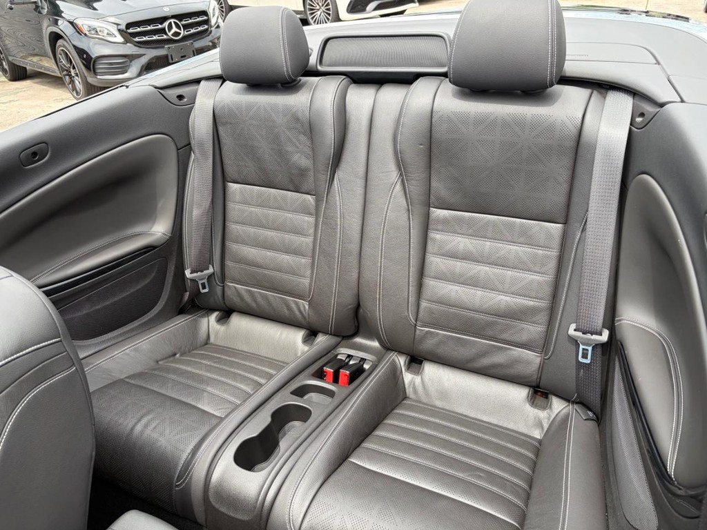 Buick Cascada Vehicle Full-screen Gallery Image 19