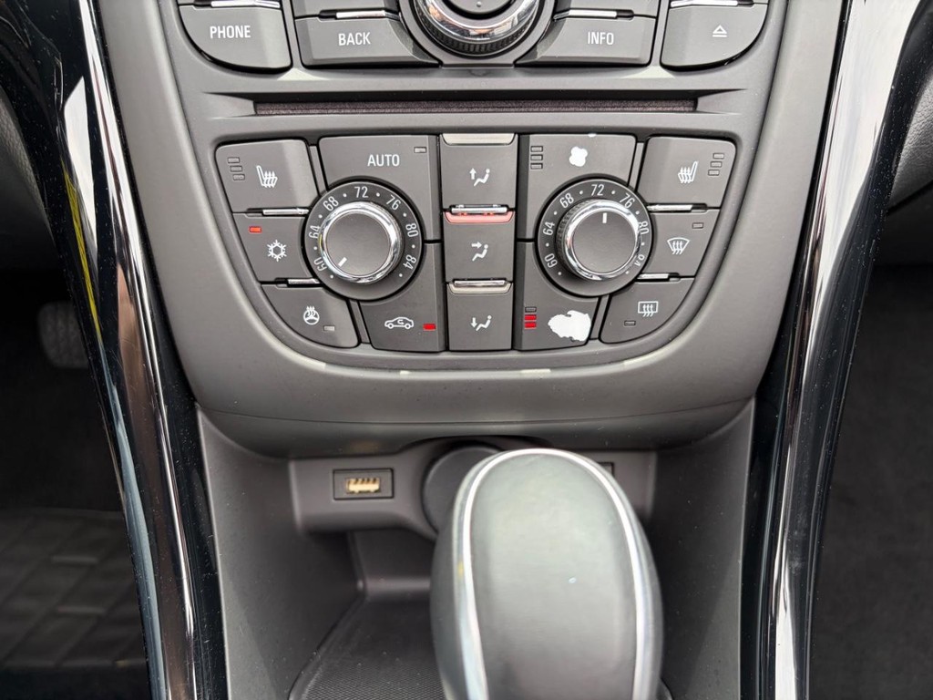 Buick Cascada Vehicle Full-screen Gallery Image 24