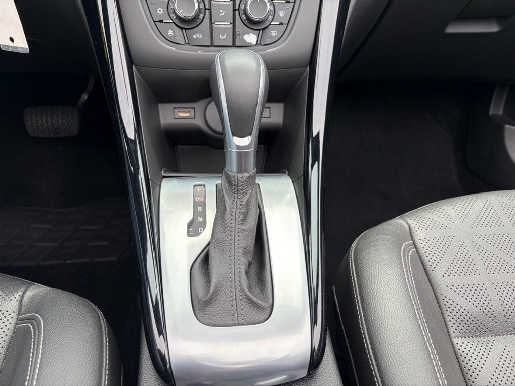 Buick Cascada Vehicle Full-screen Gallery Image 26
