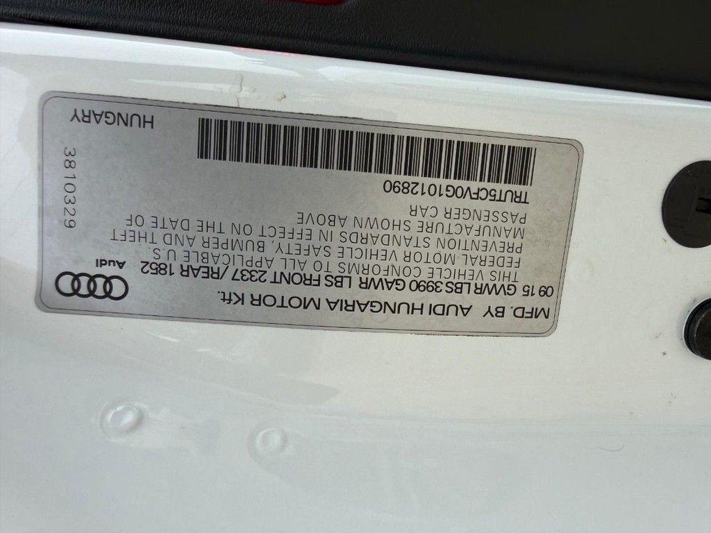 Audi TT Vehicle Full-screen Gallery Image 26