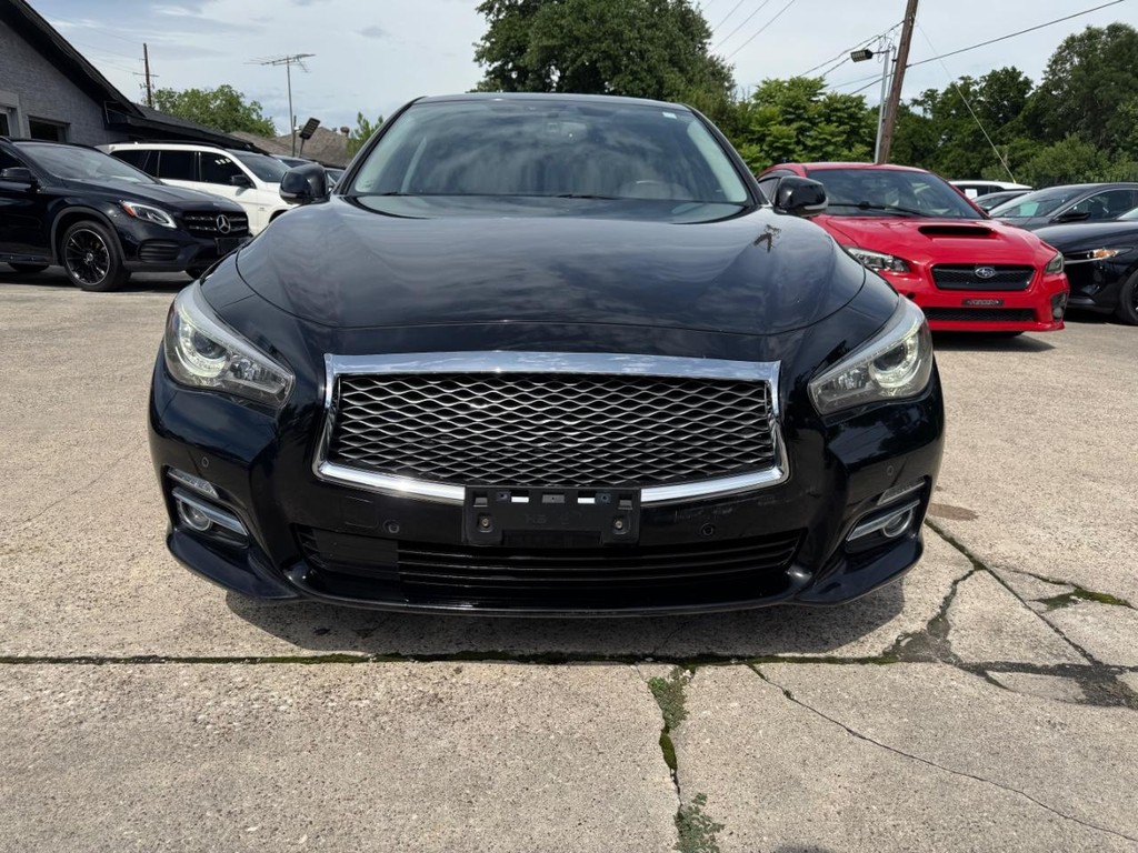 INFINITI Q50 Vehicle Full-screen Gallery Image 02