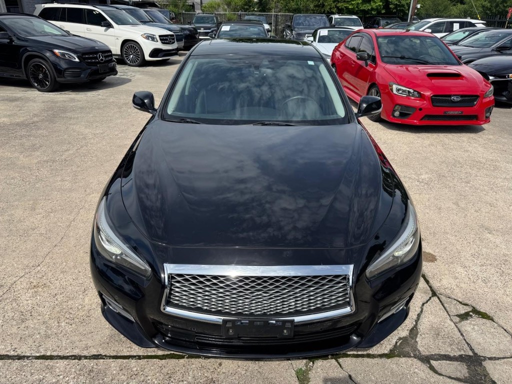 INFINITI Q50 Vehicle Full-screen Gallery Image 03