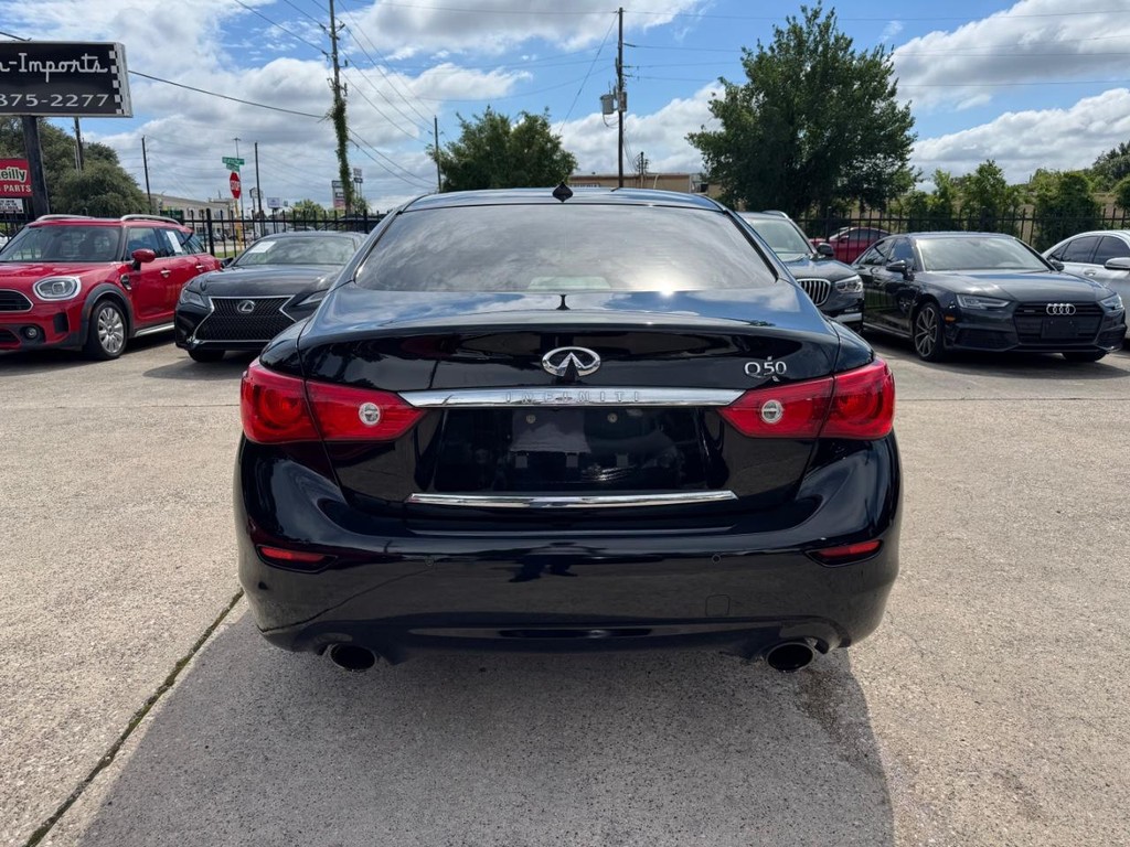 INFINITI Q50 Vehicle Full-screen Gallery Image 07