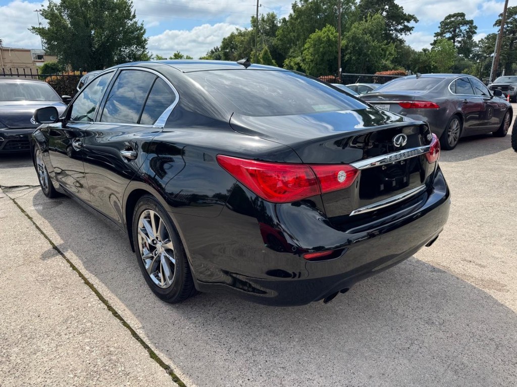 INFINITI Q50 Vehicle Full-screen Gallery Image 08