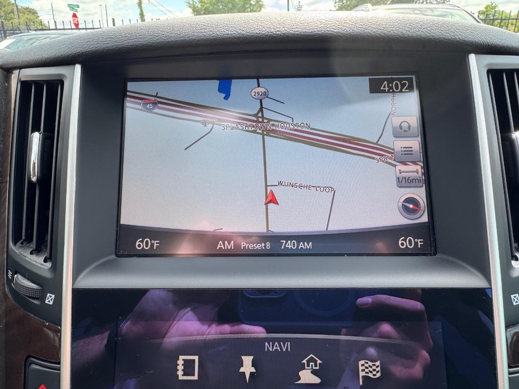 INFINITI Q50 Vehicle Full-screen Gallery Image 25