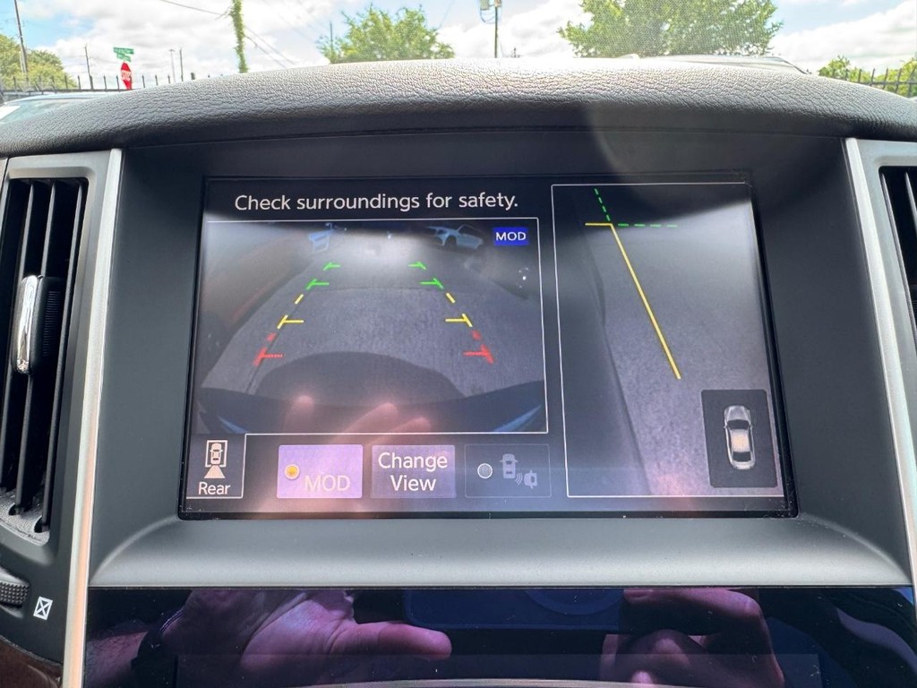 INFINITI Q50 Vehicle Full-screen Gallery Image 26