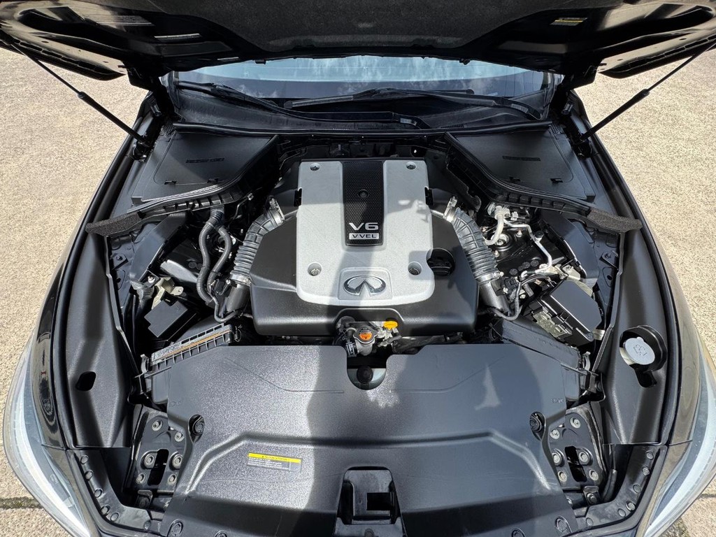 INFINITI Q50 Vehicle Full-screen Gallery Image 29