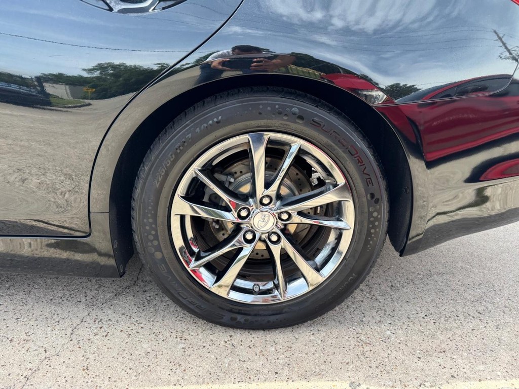INFINITI Q50 Vehicle Full-screen Gallery Image 30