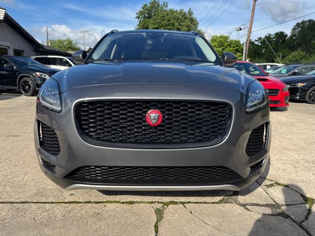 Jaguar E-Pace Vehicle Full-screen Gallery Image 02