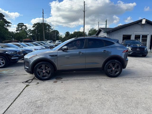 Jaguar E-Pace Vehicle Full-screen Gallery Image 09