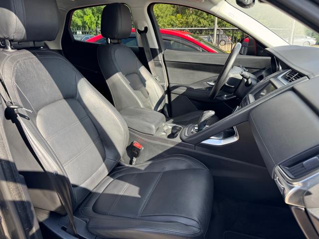 Jaguar E-Pace Vehicle Full-screen Gallery Image 14