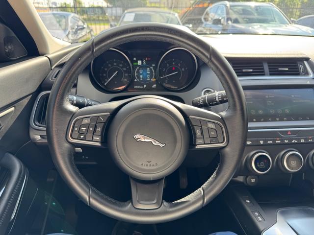 Jaguar E-Pace Vehicle Full-screen Gallery Image 20