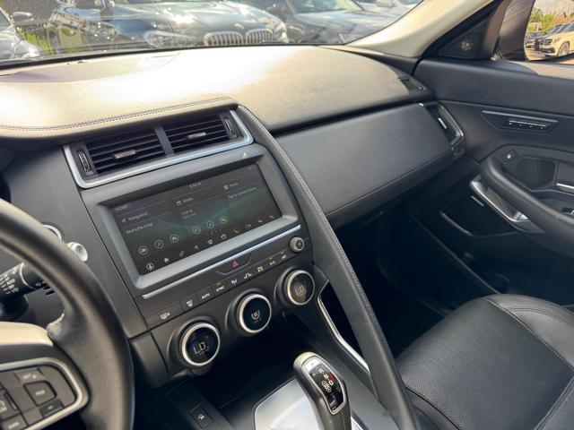Jaguar E-Pace Vehicle Full-screen Gallery Image 24