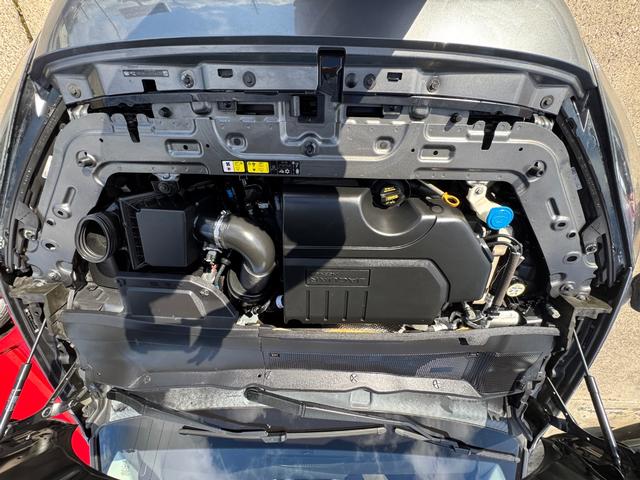 Jaguar E-Pace Vehicle Full-screen Gallery Image 28