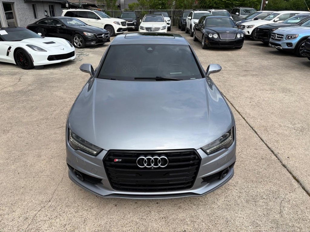Audi S7 Vehicle Full-screen Gallery Image 03