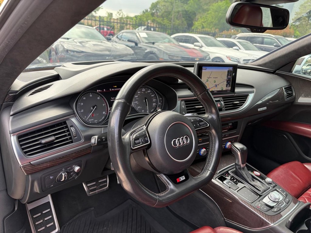 Audi S7 Vehicle Full-screen Gallery Image 10