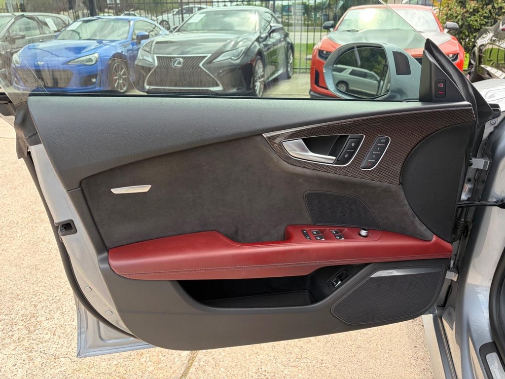 Audi S7 Vehicle Full-screen Gallery Image 12