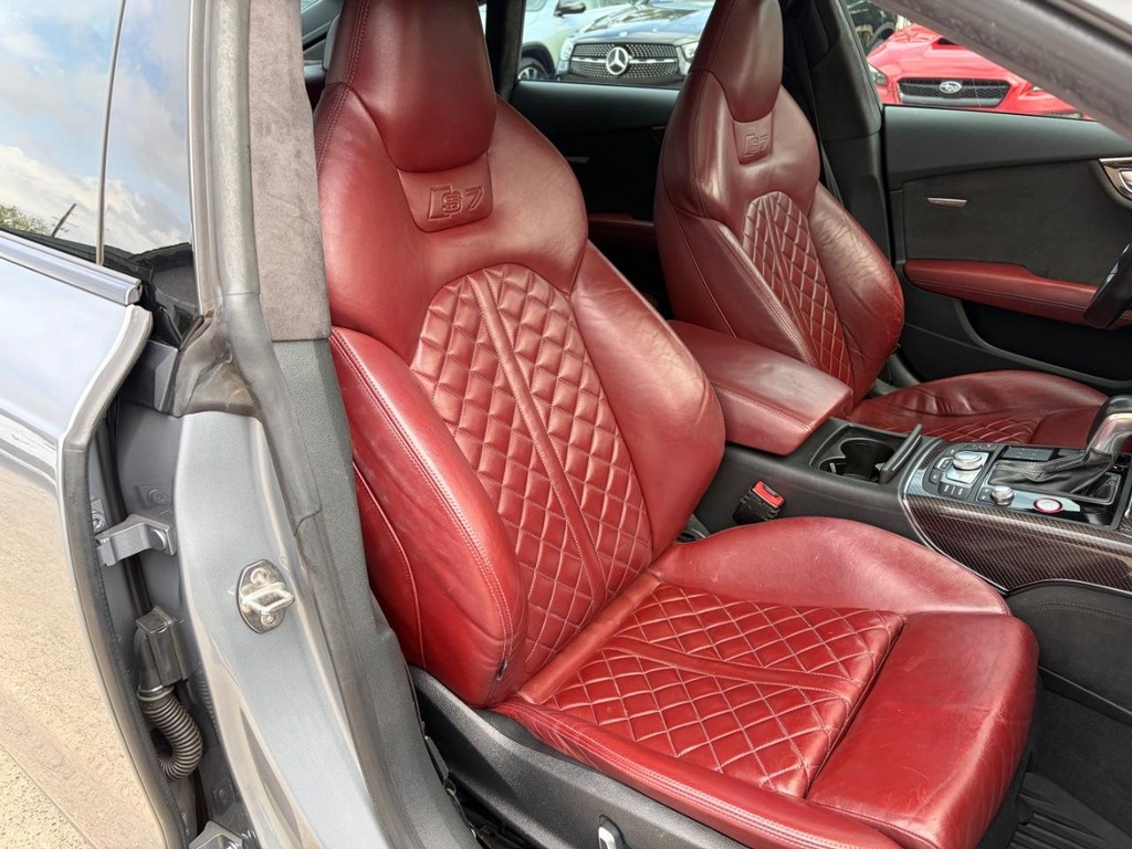 Audi S7 Vehicle Full-screen Gallery Image 14