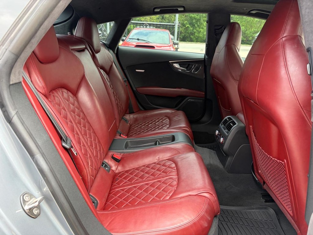 Audi S7 Vehicle Full-screen Gallery Image 16