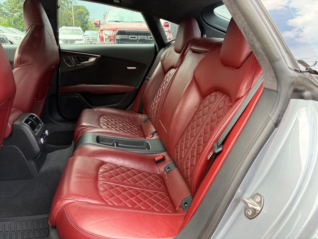 Audi S7 Vehicle Full-screen Gallery Image 18