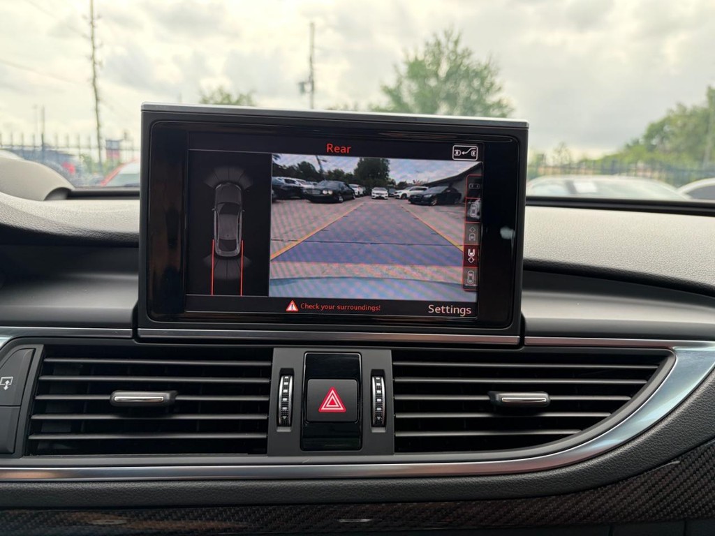 Audi S7 Vehicle Full-screen Gallery Image 22