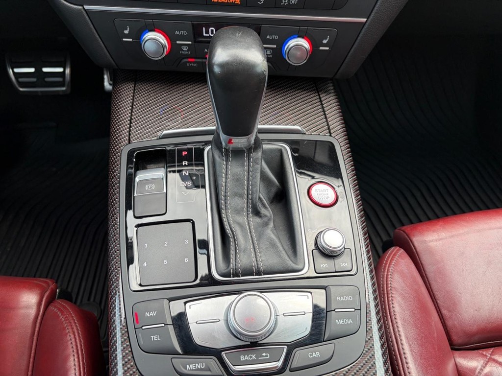 Audi S7 Vehicle Full-screen Gallery Image 24
