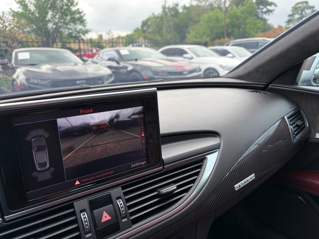 Audi S7 Vehicle Full-screen Gallery Image 25