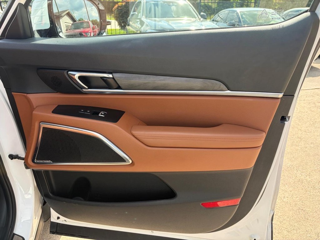 Kia Telluride Vehicle Full-screen Gallery Image 14