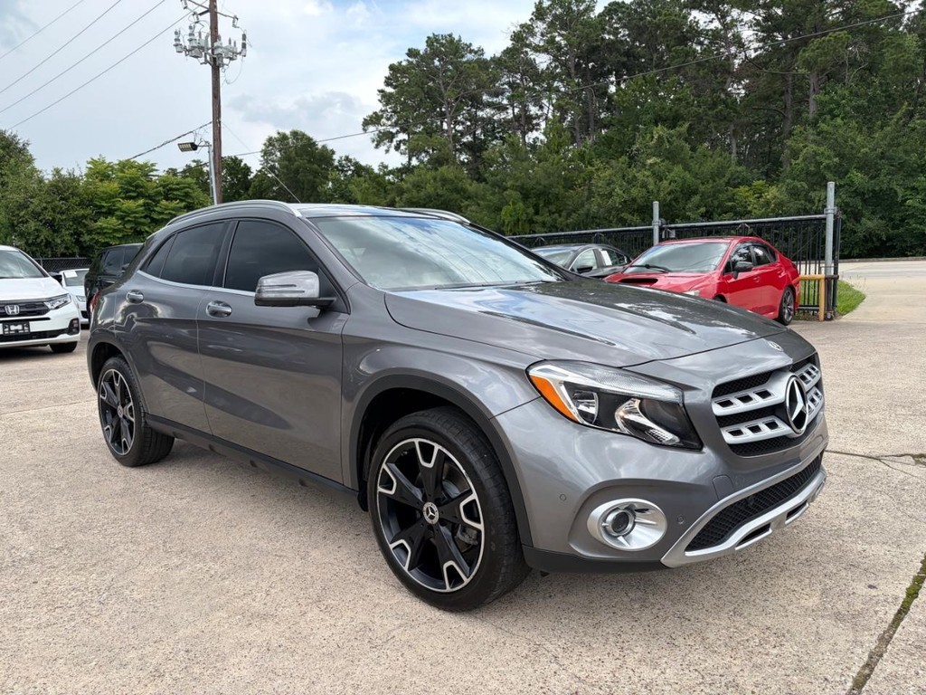 Mercedes-Benz GLA 250 Vehicle Full-screen Gallery Image 04
