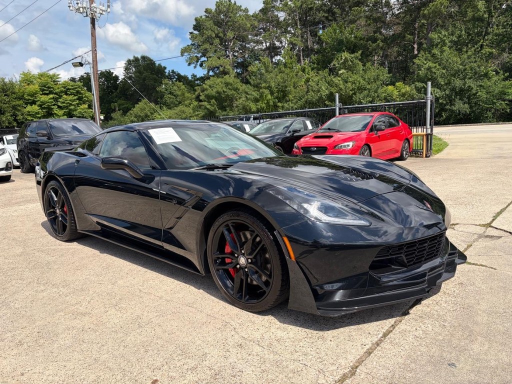 Chevrolet Corvette Stingray Vehicle Full-screen Gallery Image 04