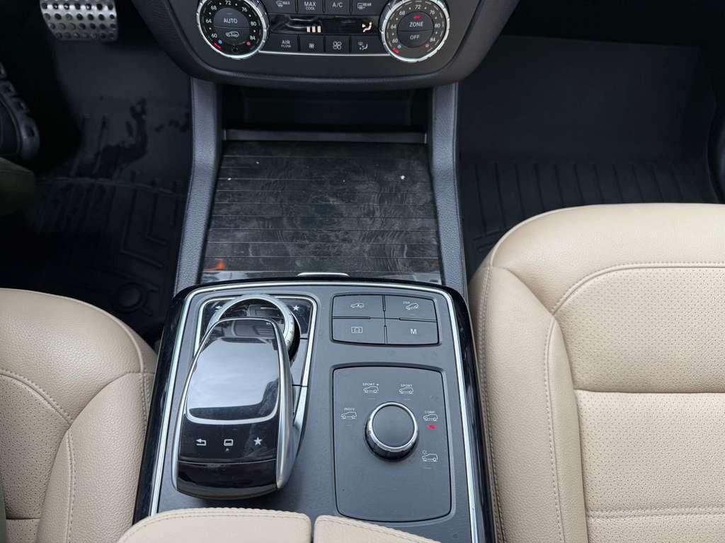Mercedes-Benz GLE 450 Vehicle Full-screen Gallery Image 26