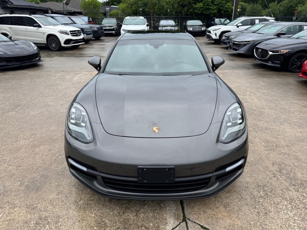 Porsche Panamera Vehicle Full-screen Gallery Image 03