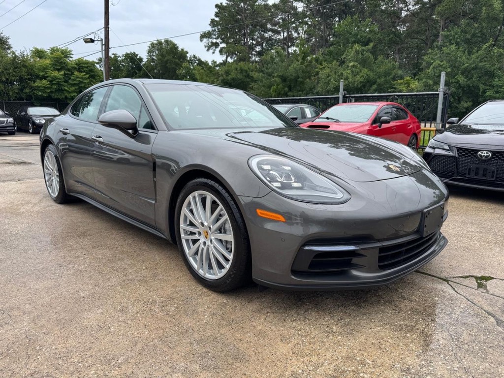 Porsche Panamera Vehicle Full-screen Gallery Image 04
