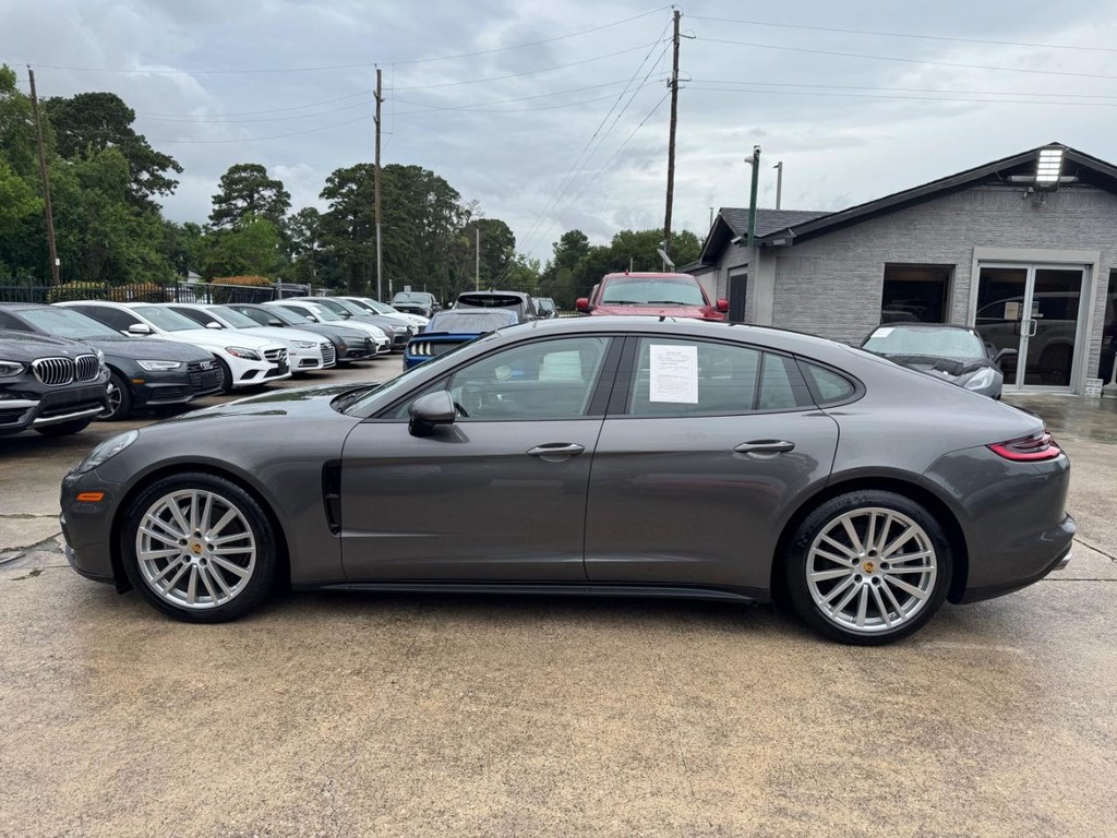 Porsche Panamera Vehicle Full-screen Gallery Image 09