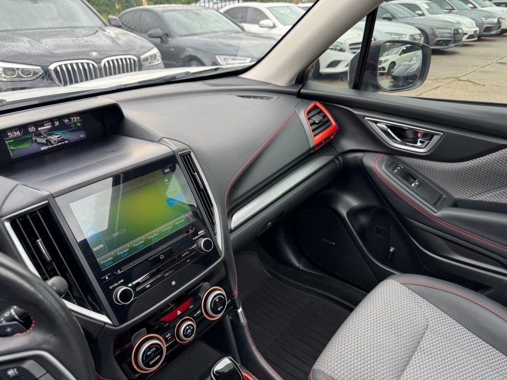 Subaru Forester Vehicle Full-screen Gallery Image 25
