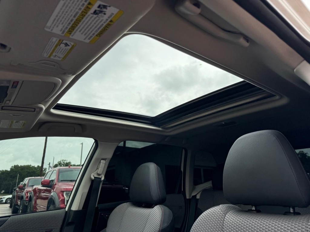 Subaru Forester Vehicle Full-screen Gallery Image 26