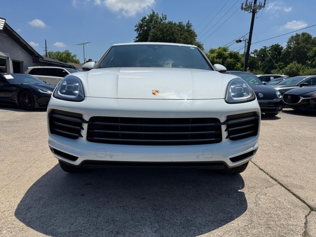 Porsche Cayenne Vehicle Full-screen Gallery Image 02