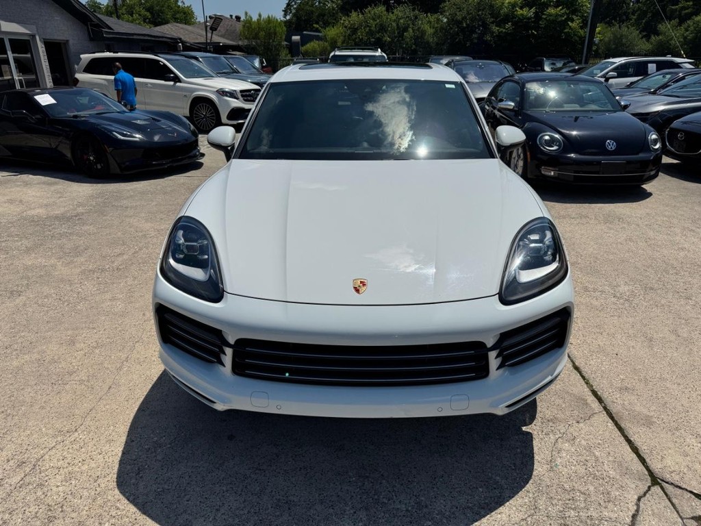 Porsche Cayenne Vehicle Full-screen Gallery Image 03