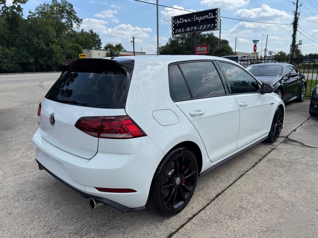 Volkswagen Golf GTI Vehicle Full-screen Gallery Image 06