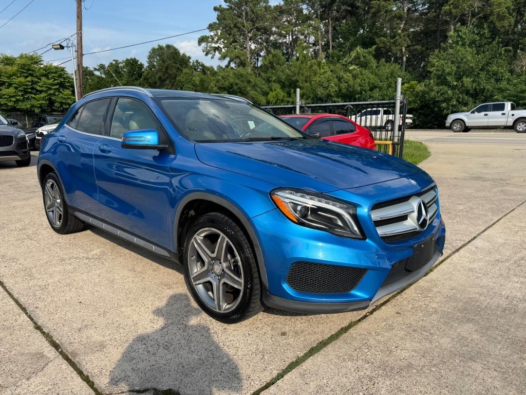 Mercedes-Benz GLA 250 Vehicle Full-screen Gallery Image 04