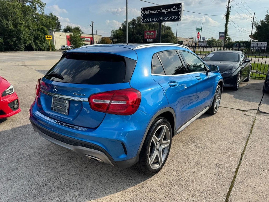 Mercedes-Benz GLA 250 Vehicle Full-screen Gallery Image 06